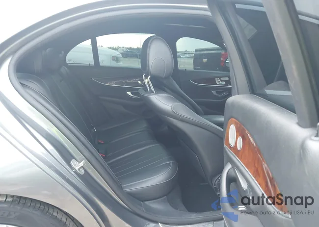 WDDZF4KB2HA100656: 43043275