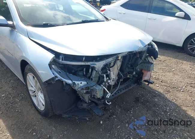 1G1ZD5ST2JF233823: 43043357