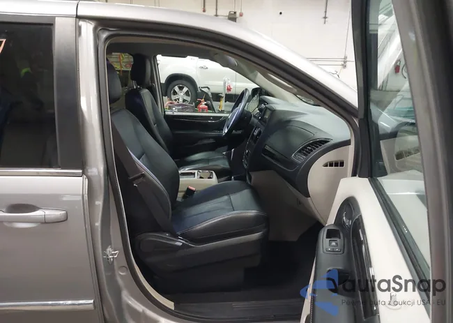 2C4RC1BG8GR288932: 43043477