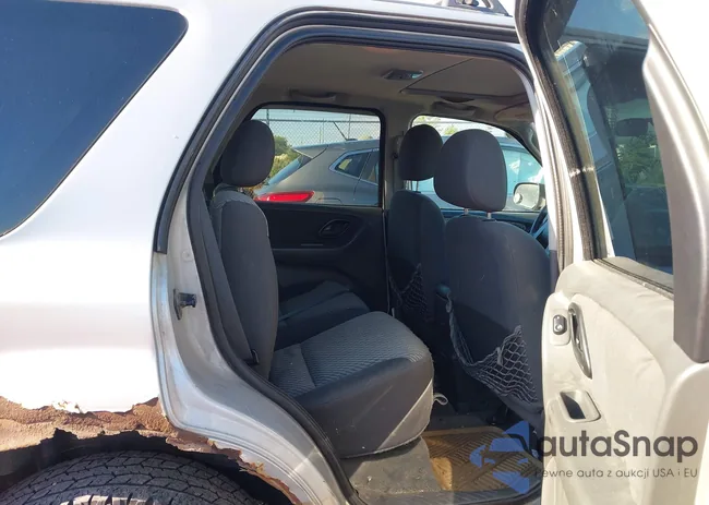 1FMYU93103KE04520: 43043810