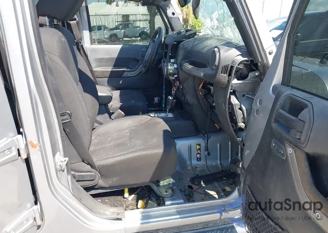 1C4BJWDG1FL766956: 43043846