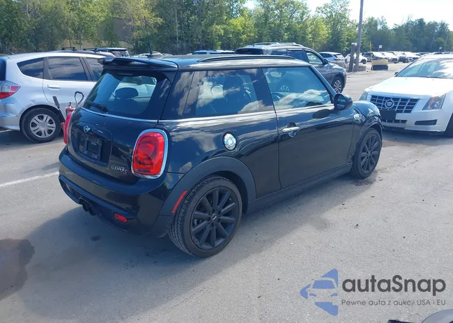 WMWXP7C51F2A59646: 43042956