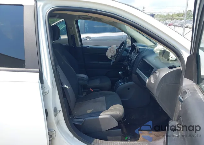 1C4NJCBB6ED747797: 43044274