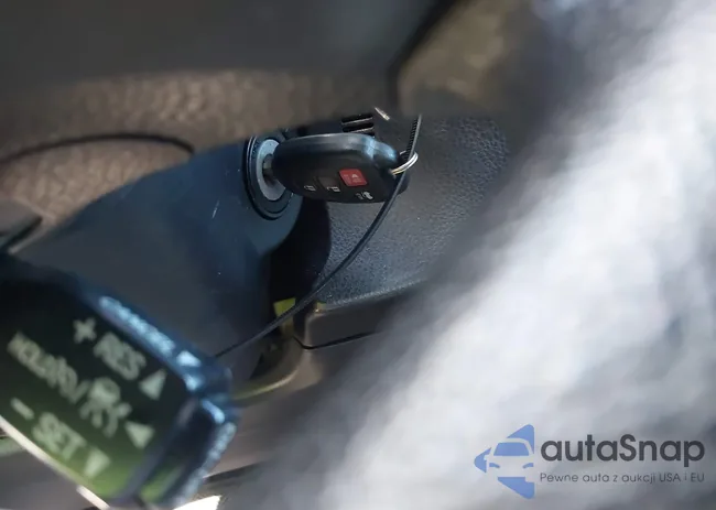 2T1BURHE3KC141185: 43044282