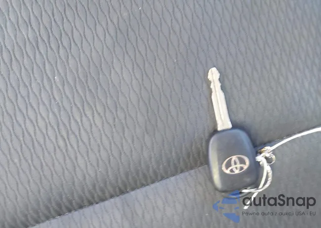 2T1BURHE4KC147738: 43044113