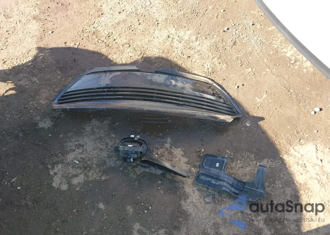 2T1BURHE4KC147738: 43044113