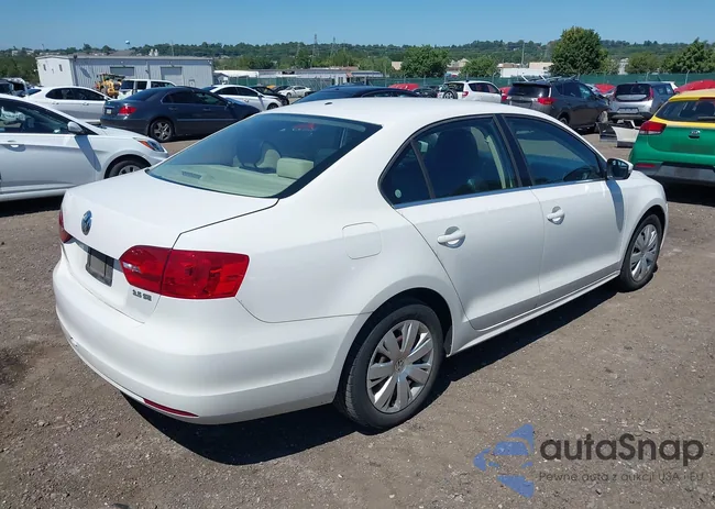 3VWDP7AJ7DM360900: 43044137