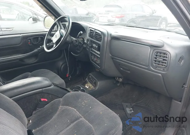 1GNDT13W512162458: 43045555