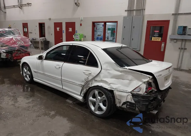 WDBRF40J25F710543: 43044947