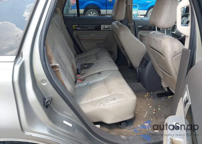 2LMDU68C38BJ22773: 43046317