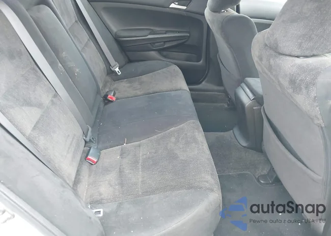 1HGCP2F46AA047061: 43046377