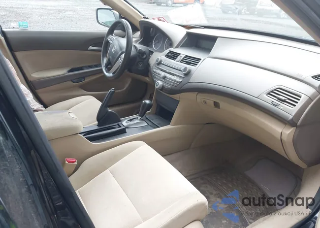 1HGCP2F33AA045212: 43046658