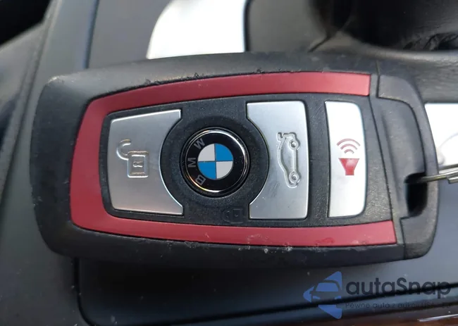 WBA8D9C52JEM33131: 43046667