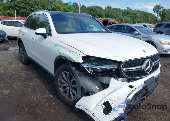 W1NKM4HB2RF182779: 43046837