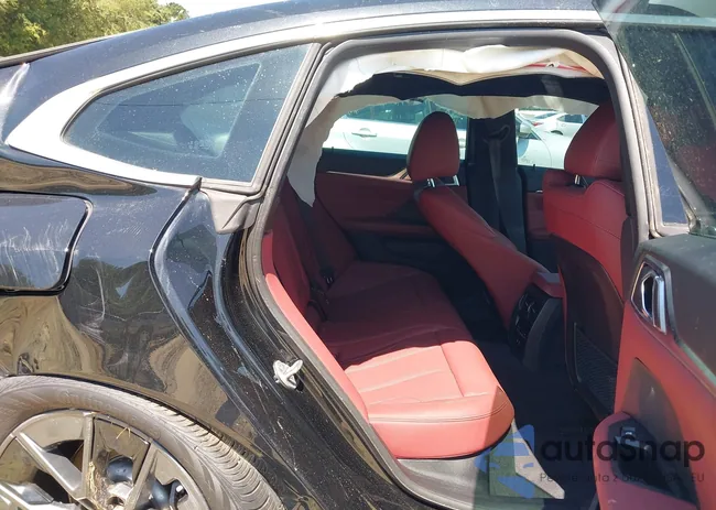 WBY43AW04RFS64398: 43045910