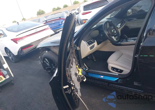 WBA7T2C07MCF72720: 43046051