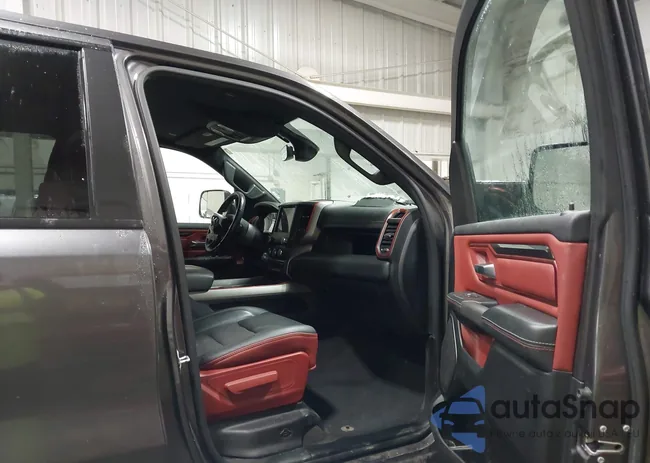 1C6SRFLT8LN257946: 43046060