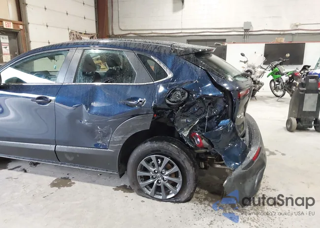 3MVDMBAM2SM825815: 43047312