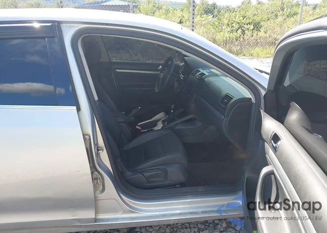 3VWEG71K27M154806: 43047452