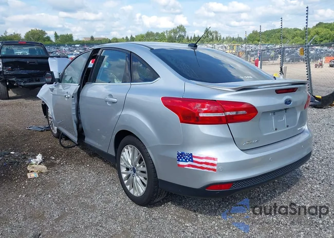 1FADP3J27HL238569: 43047484