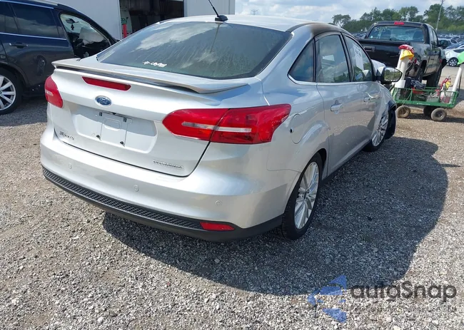 1FADP3J27HL238569: 43047484