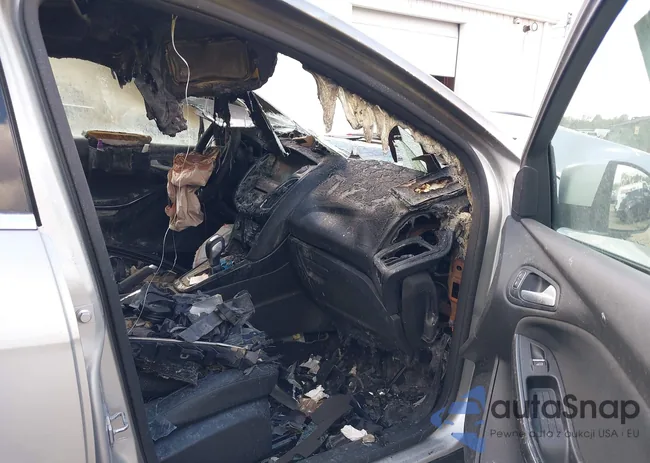 1FADP3J27HL238569: 43047484