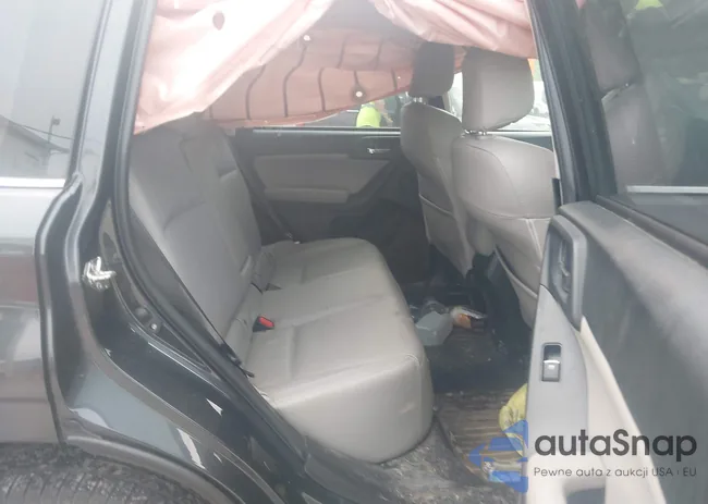 JF2SJARC9JH473859: 43047600