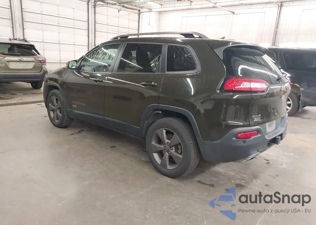 1C4PJMCS2HW565004: 43046899