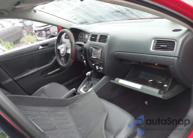 3VWDP7AJ8CM375226: 43048290