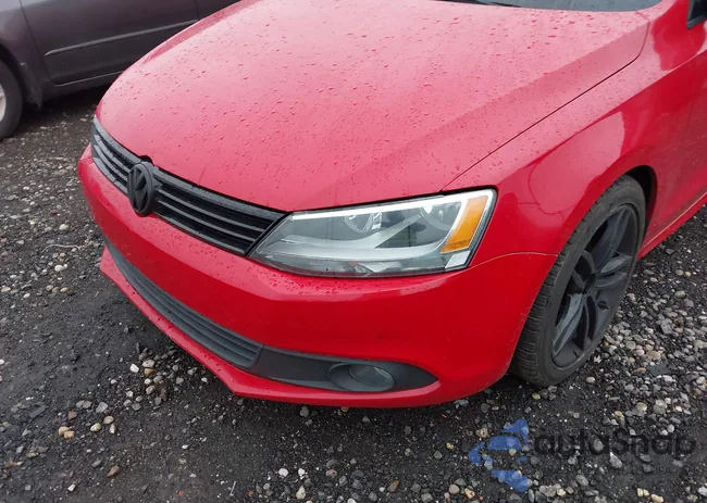 3VWDP7AJ8CM375226: 43048290