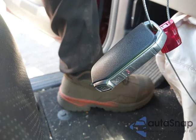 KNDNB4H33N6097771: 43048733