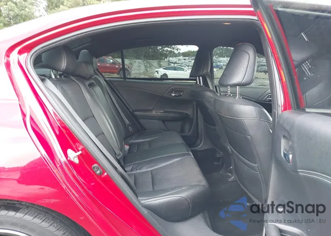 1HGCR2F64GA173276: 43047850