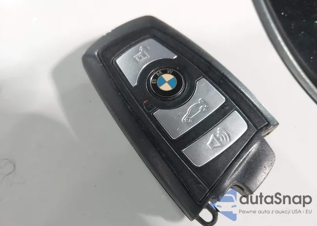 WBAFR7C5XCC811000: 43048021