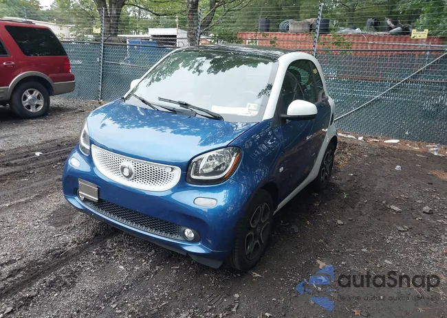 WMEFJ5DA7HK196852: 43049264