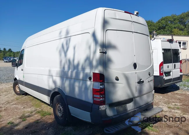 WD3PE8DB0FP131725: 43049275