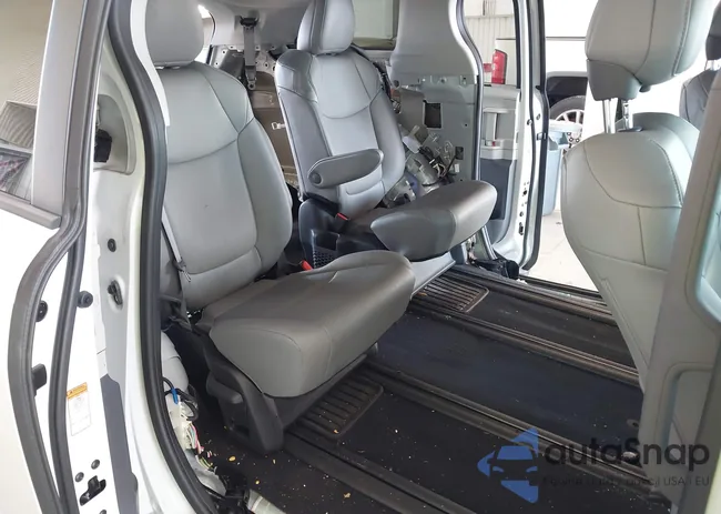 5TDYRKEC3PS176233: 43049462