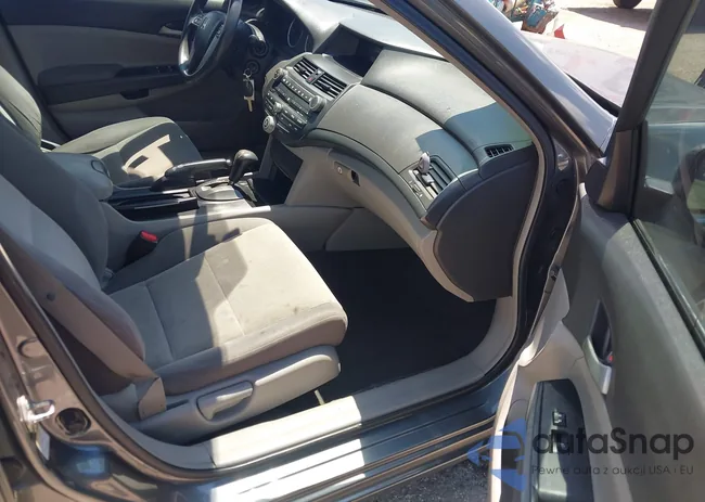 1HGCP26418A074162: 43050248