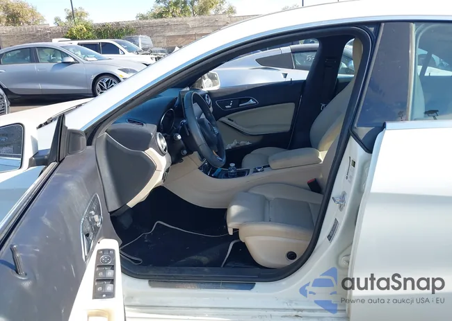 WDDSJ4EB0JN535959: 43050065