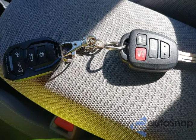 2T1BURHE2JC978377: 43051580