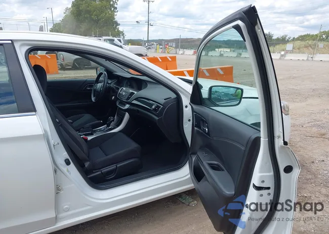 1HGCR2F50FA264809: 43051593