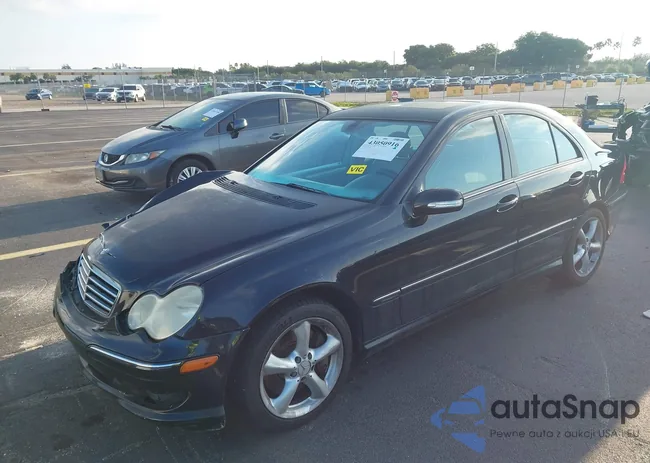 WDBRF40J05F679910: 43050916