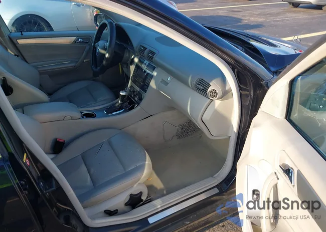 WDBRF40J05F679910: 43050916