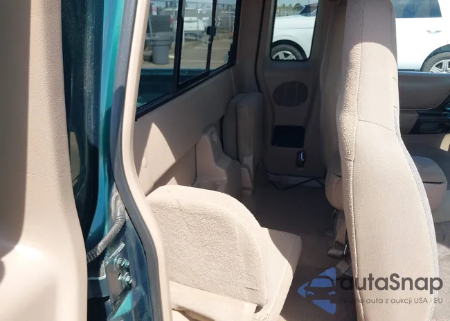 1FTYR14V8YPC12314: 43051072