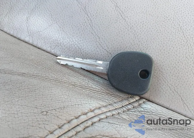 1GNSCBE06BR228935: 43052440