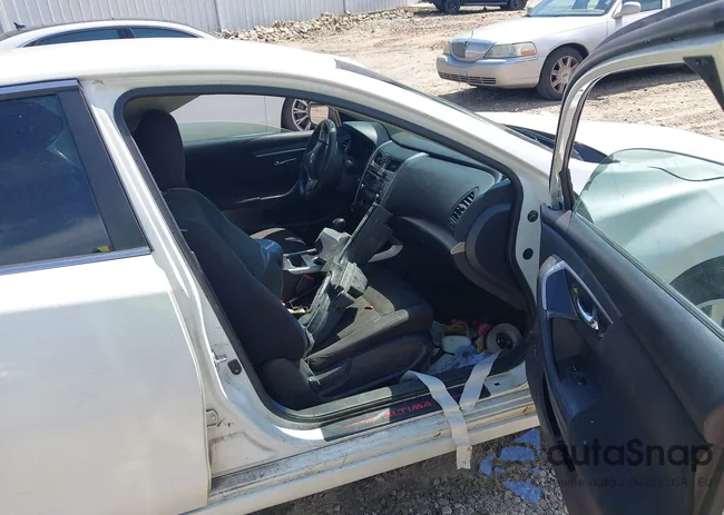 1N4AL3AP9EC271496: 43052631