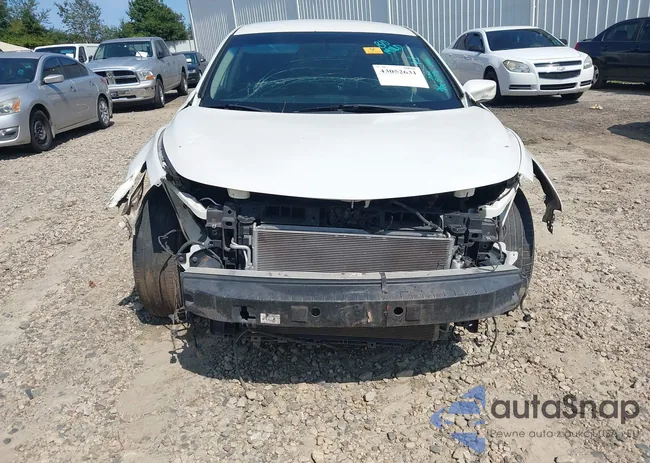 1N4AL3AP9EC271496: 43052631