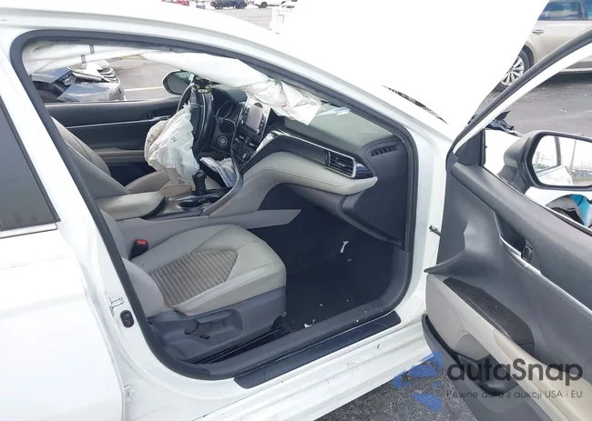 4T1G11AK2MU572053: 43052696