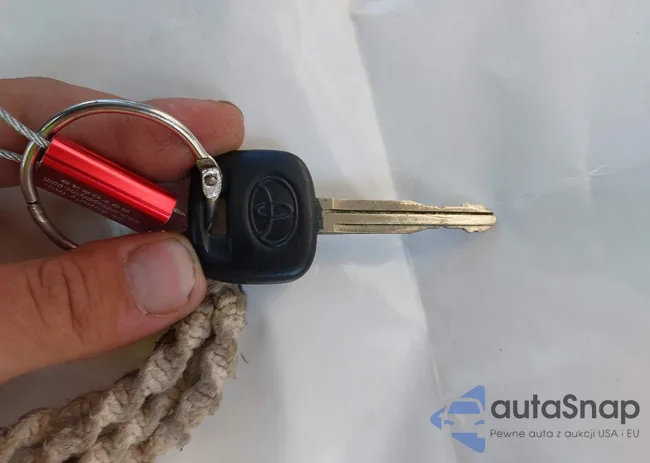 2T1BR32E84C275443: 43051940