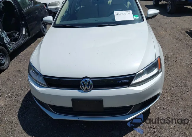 3VW637AJ4DM258880: 43053300
