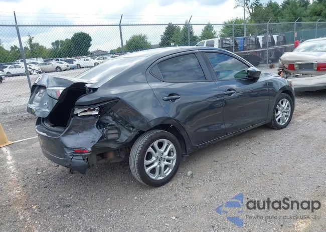 3MYDLBYV6JY300154: 43053316